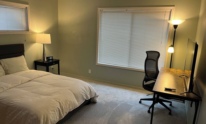 Olympic Hills House | Beautiful room in NE Seattle with High-Speed WiFi