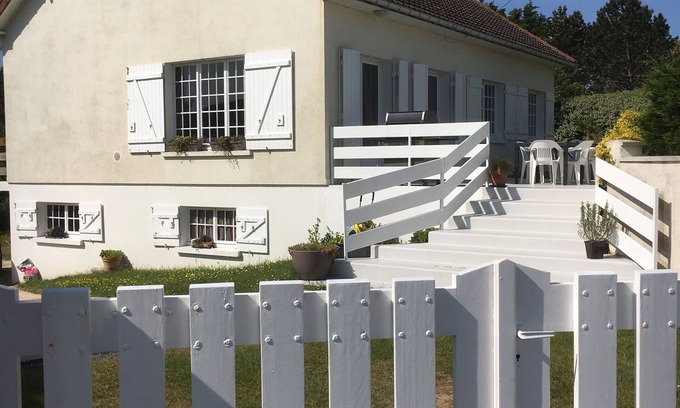 Le Home Villa | Beautiful sea view villa 50m from the beach at Le Home