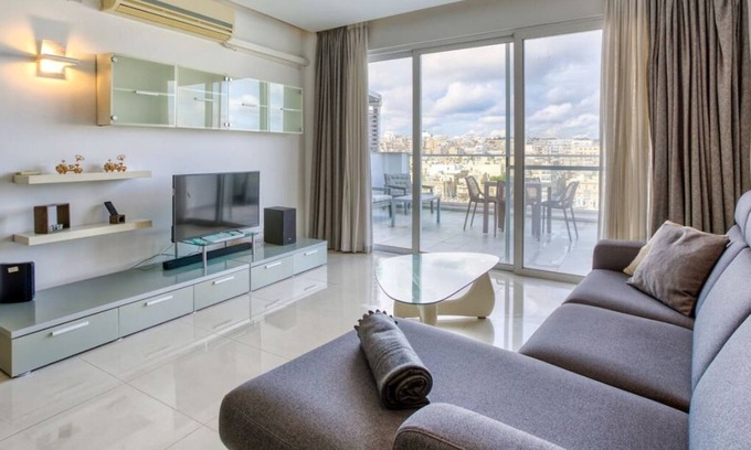 Pieta Apartment | Beautiful seafront home with private balcony & BBQ