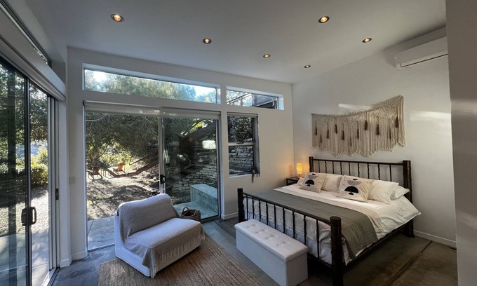 Topanga House | Beautiful Serene View Guesthouse - Los Angeles Beach 8min