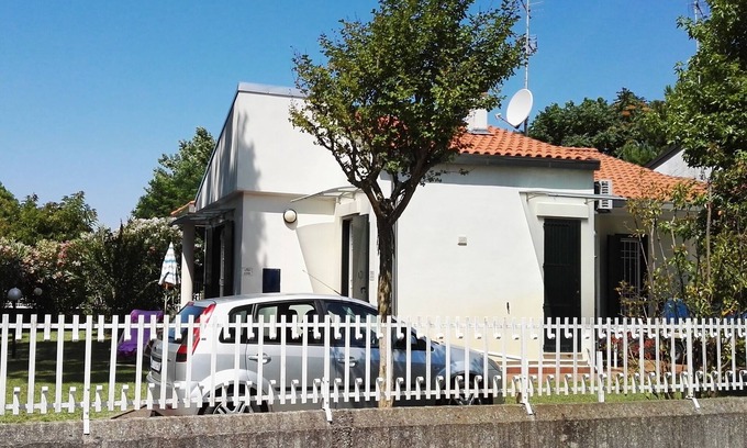 Lido delle Nazioni Villa | Beautiful single storey villa with 3 bedrooms, two bathrooms and private garden