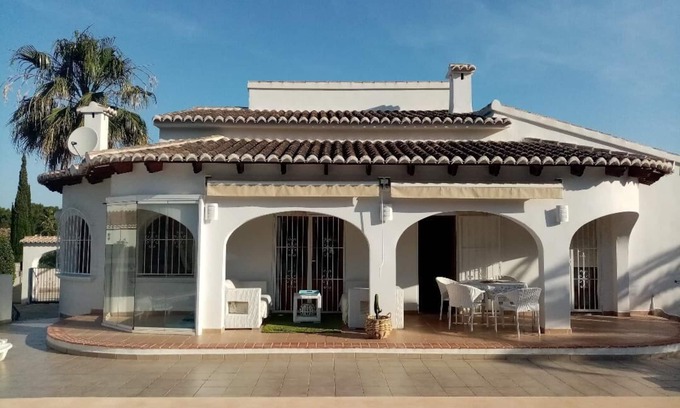 Media Luna Villa | BEAUTIFUL SINGLE-STOREY VILLA IN JAVEA, 3 BEDROOMS, AIR-CONDITIONING, LOVELY HEATED 10X5 POOL,