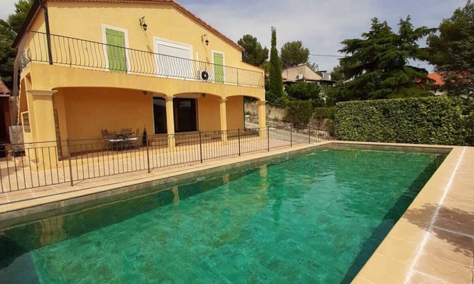 Peypin Villa | Beautiful south facing villa with large pool
