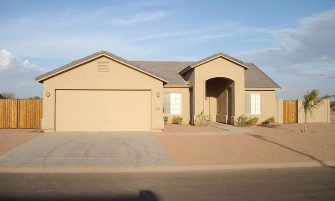 Arizona City House | Beautiful Southwest Decor Home in Quite Neighborhood