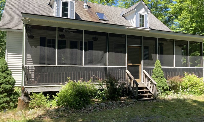 Huletts Landing House | Beautiful, Spacious, Cozy Adirondack Hidden-Gem in Huletts Landing, Lake George!