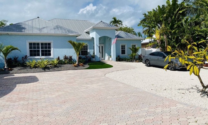 Venetian Shores House | Beautiful, Spacious, Single Story Home - Islamorada
