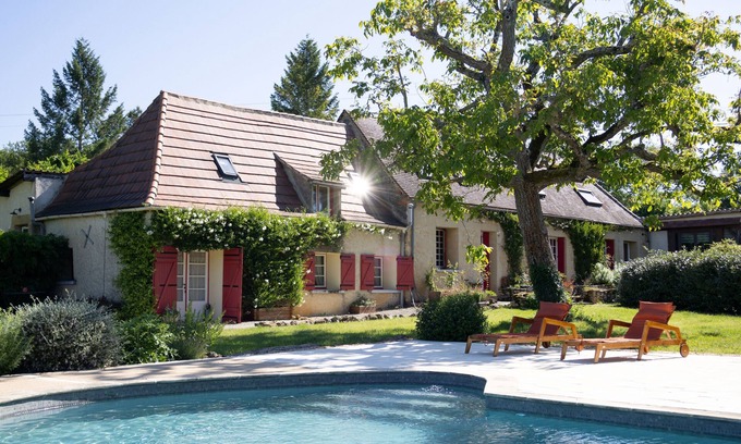 Baneuil House | Beautiful split level boutique Gite