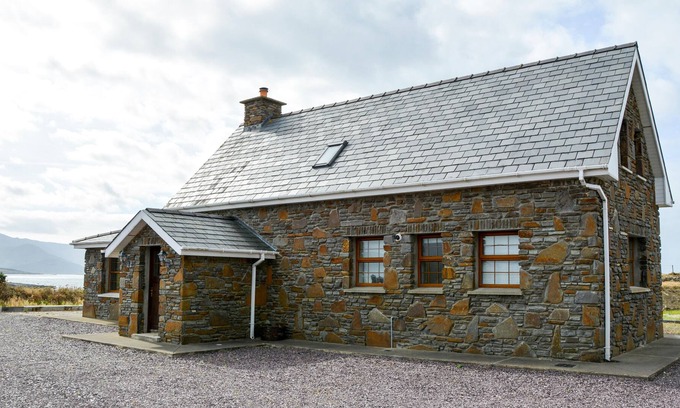 Sneem House | Beautiful stone cottage with sea views