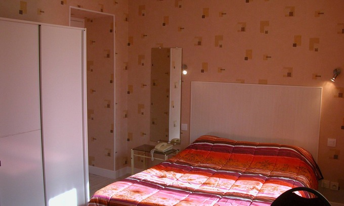 Neris-les-Bains Apartment | beautiful studio quiet