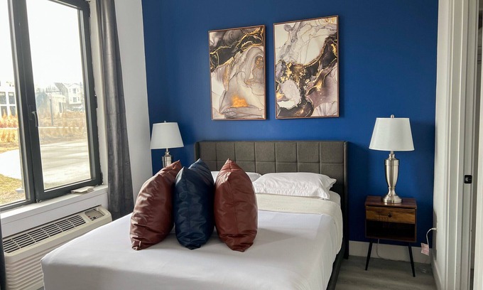 Elizabeth Apartment | Beautiful Studio Near Airport 3375