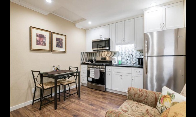 Redwood City Apartment | Beautiful Studio