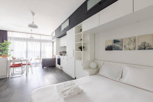 Ortakoy Apartment | Beautiful Studio W Stunning Views Patio! #371