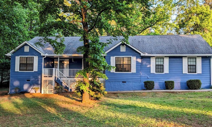Jonesboro House | Beautiful suburban oasis located near Clayton County Park and restaurants.