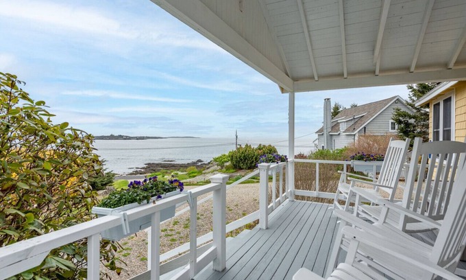 Ocean Point House | Beautiful Summer Cottage on Iconic Ocean Point