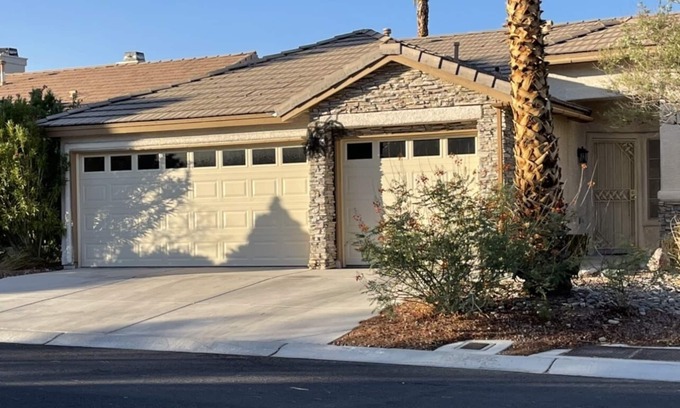 Summerlin House | Beautiful Summerlin Location 1-Room in Single Story House