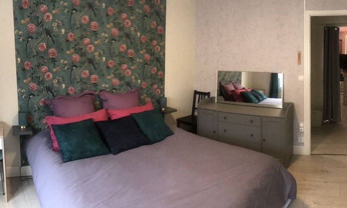 Bagneres-de-Luchon Apartment | Beautiful T2 Center of Bagnères -de-Luchon