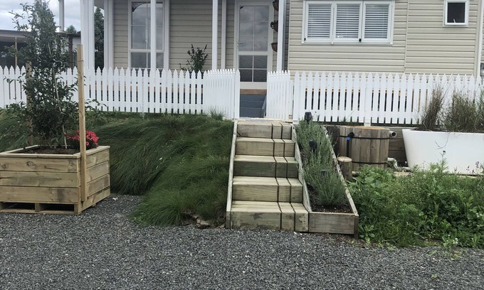 Pirongia Cottage | Beautiful Tiny House with communal water hole.