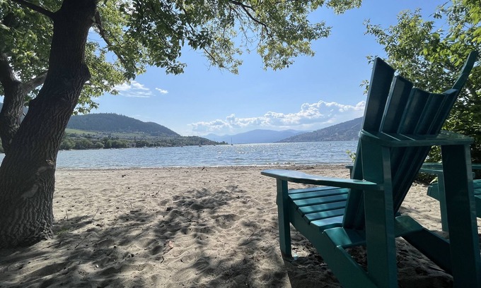 Vernon Condo | Beautiful Top Floor Condo Okanagan Lake View w/pool