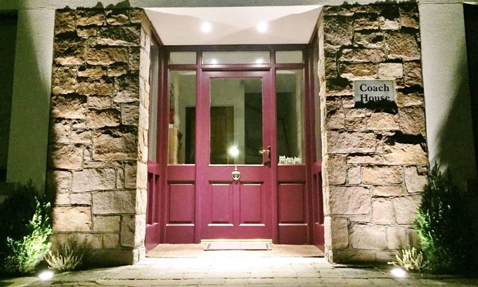 Claddagh House | Beautiful Townhouse, 3DBr-sleeps 6 Adults. Special & Unique in Galway City!