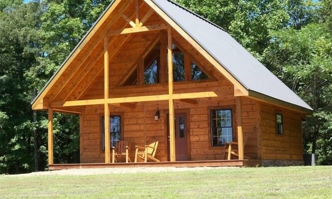 French Lick Cabin | Beautiful Turkey Hill Log Cabin Located on 20 Acres of Hilltop Property