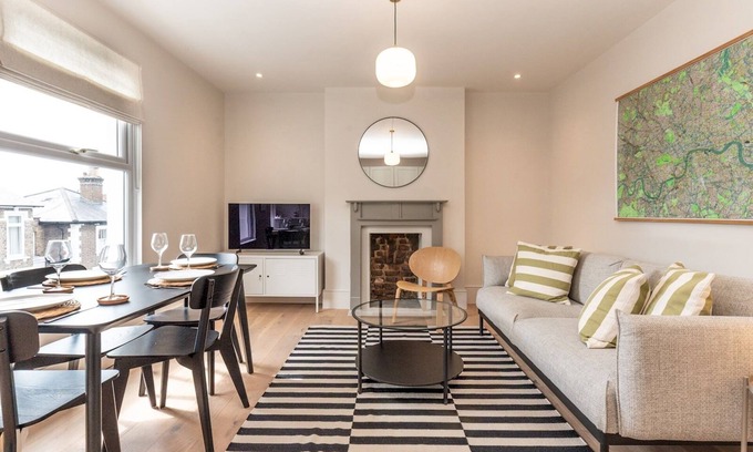 North Richmond Apartment | Beautiful & Unique 2BR - Richmond, near Transport | Pass The Keys