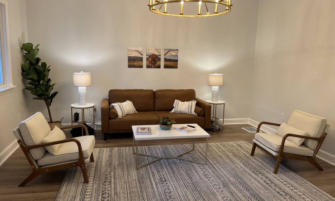 Strabane House | Beautiful Updated House!