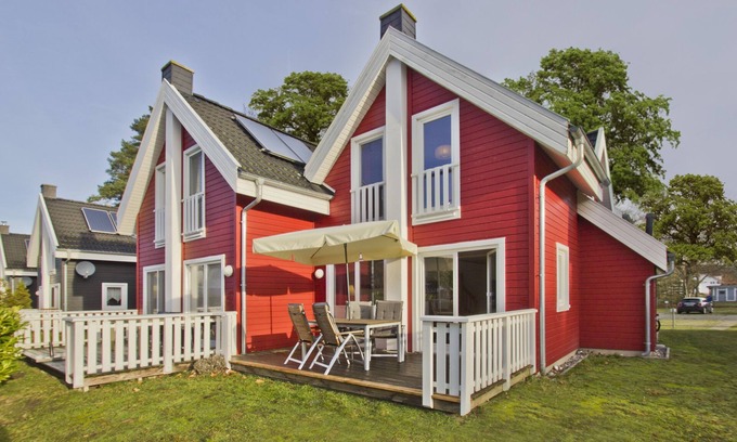 Glowe House | Beautiful vacation home with fireplace, garden and infrared sauna - Ferienhaus Wellenläufer