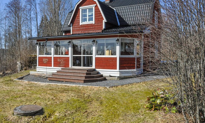 Nas House | Beautiful vacation home with large winter garden and fantastic view over the Närsensee.
