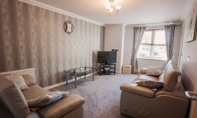 Aberdeen Apartment | Beautiful village apartment with ff WiFi & parking