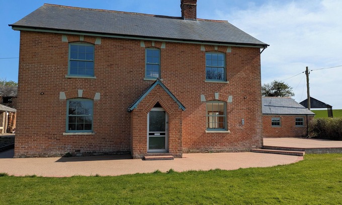 Ottery St Mary Other | Beautiful Victorian farmhouse. Very close to coast and country walks