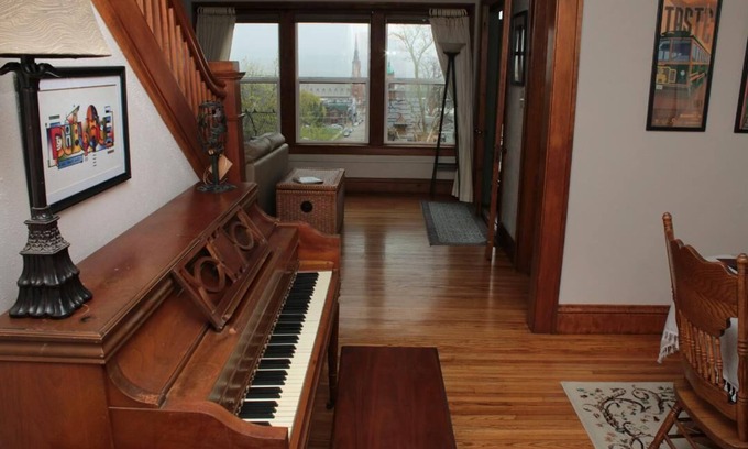 Dubuque House | Beautiful view of the City and Mississippi River!