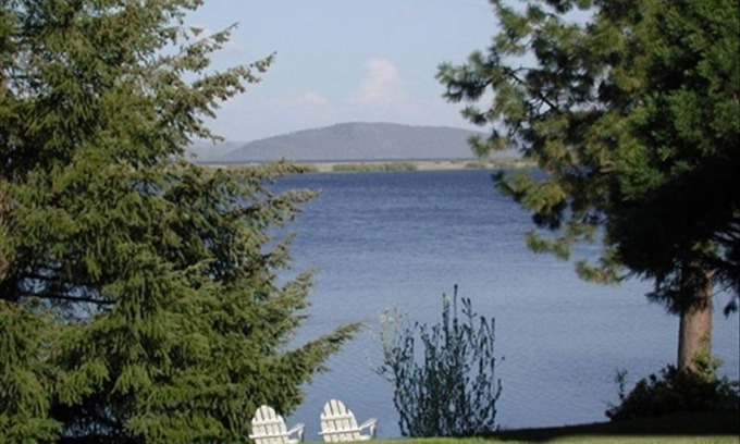 Downtown Klamath Falls Cabin | Beautiful view of the lake with patio and BBQ.