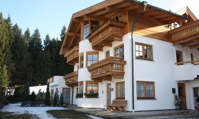 Ellmau Apartment | Beautiful views of the 'Emperor', direct entry to the Skiweltpisten