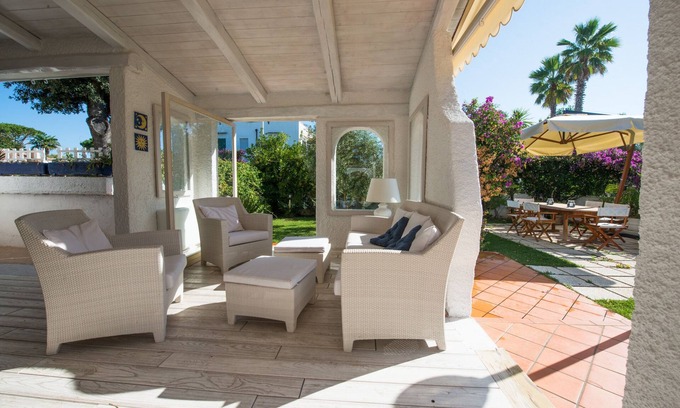 Colonia Elena Villa | Beautiful Villa 50mt from the sea