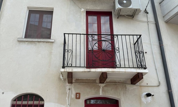 Villa Caldari House | Beautiful Villa Caldari Home 5km to the Sea!