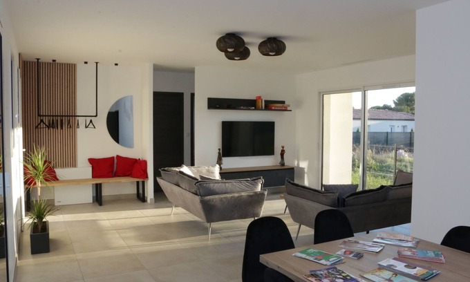 Villevieille Villa | Beautiful villa for 10 people at a stone's throw from Sommières.