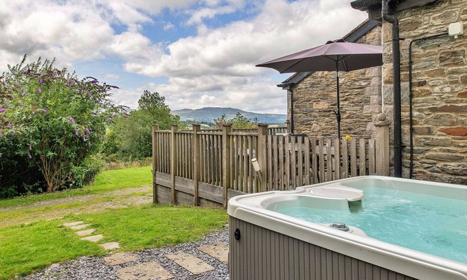 Eglwysbach House | Beautiful villa for 4 people with WIFI, hot tub, terrace and pets allowed