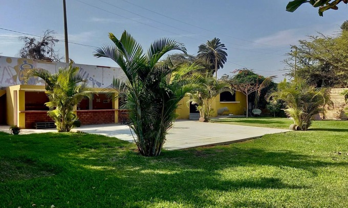 Trujillo Villa | BEAUTIFUL VILLA HOSPEDAJE CHANCHAN with large gardens and free parking