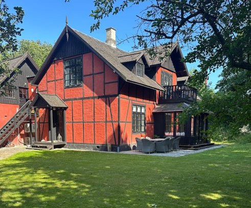 Klampenborg Villa | Beautiful Villa in Klampenborg