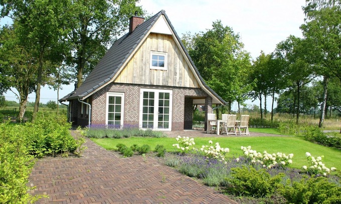 Hellendoorn Villa | Beautiful Villa in Hellendoorn with Bubble Bath