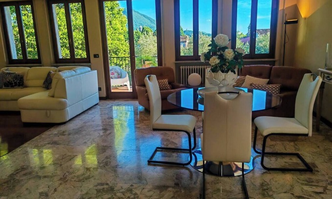 Vicopelago House | Beautiful villa nestled in the hills of Lucca