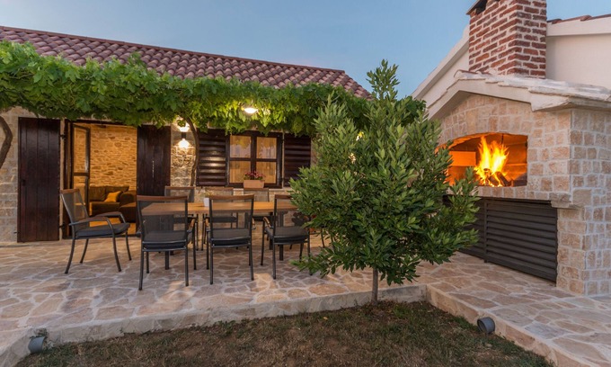 Oklaj Villa | Beautiful Villa Vitis is located in nature with a large garden, swimming pool
