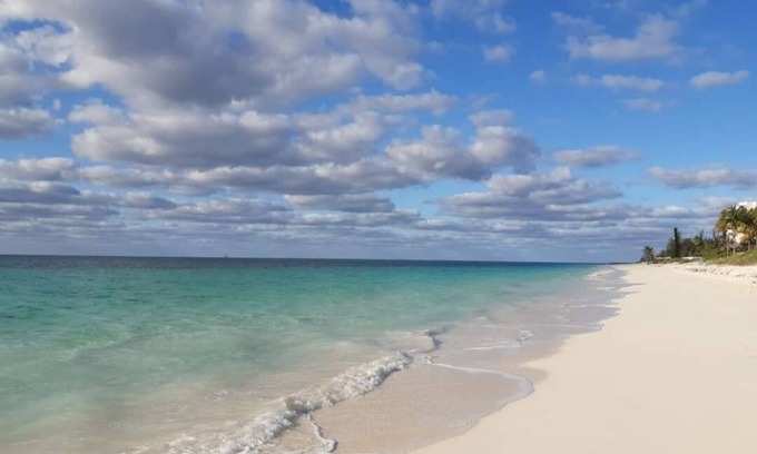 Windsor Park Villa | Beautiful Villa with Beach Access