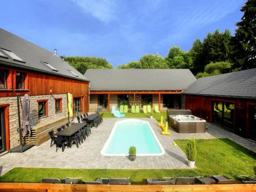 Freineux Villa | Beautiful villa with heated outdoor pool