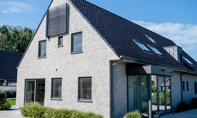 Vlissegem House | Beautiful villa with sauna near the beach