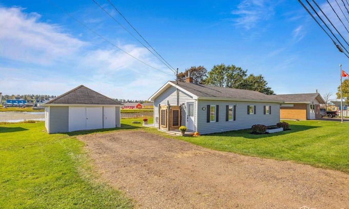 Saint Peters Bay Cottage | Beautiful Waterfront Cottage in the Heart of St. Peters Bay