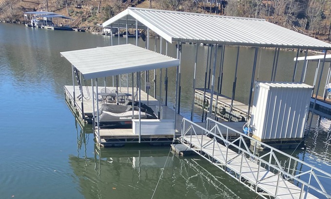 McColley House | Beautiful Waterfront Cottage, Private Dock with 40'x16' Slip, Quiet Cove at 8 MM