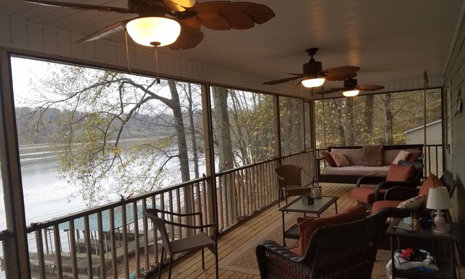 Athens House | Beautiful Wheeler Lake Home In Quiet Community.