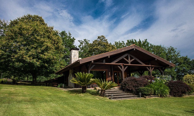 Ponteareas Cottage | Beautiful wooden house, with private pool and 9,000 meters of garden areas