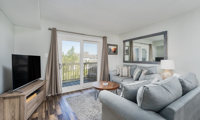 Ocean Sands Condo | Beautifully appointed Corolla condo with direct beach access!